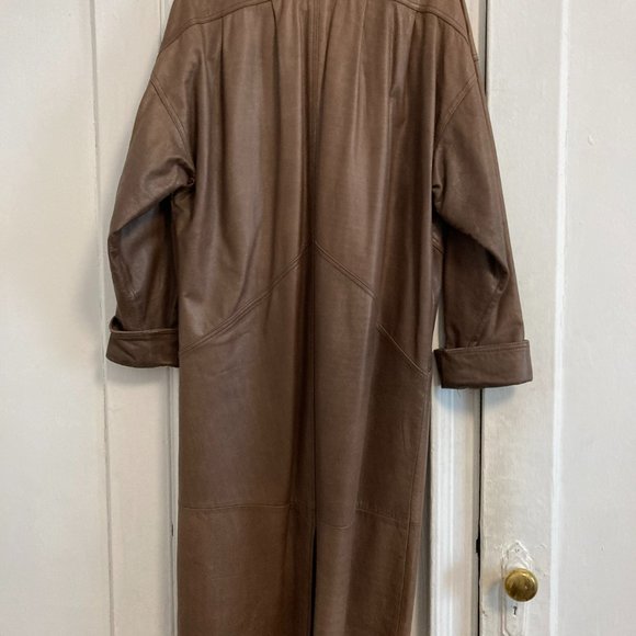 Vintage Jaqueline Ferrar long coat. Medium. Brown leather. - Picture 6 of 9